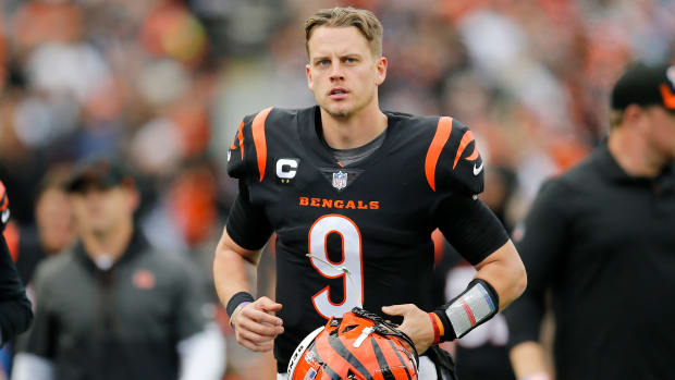 Joe Burrow runs off the field